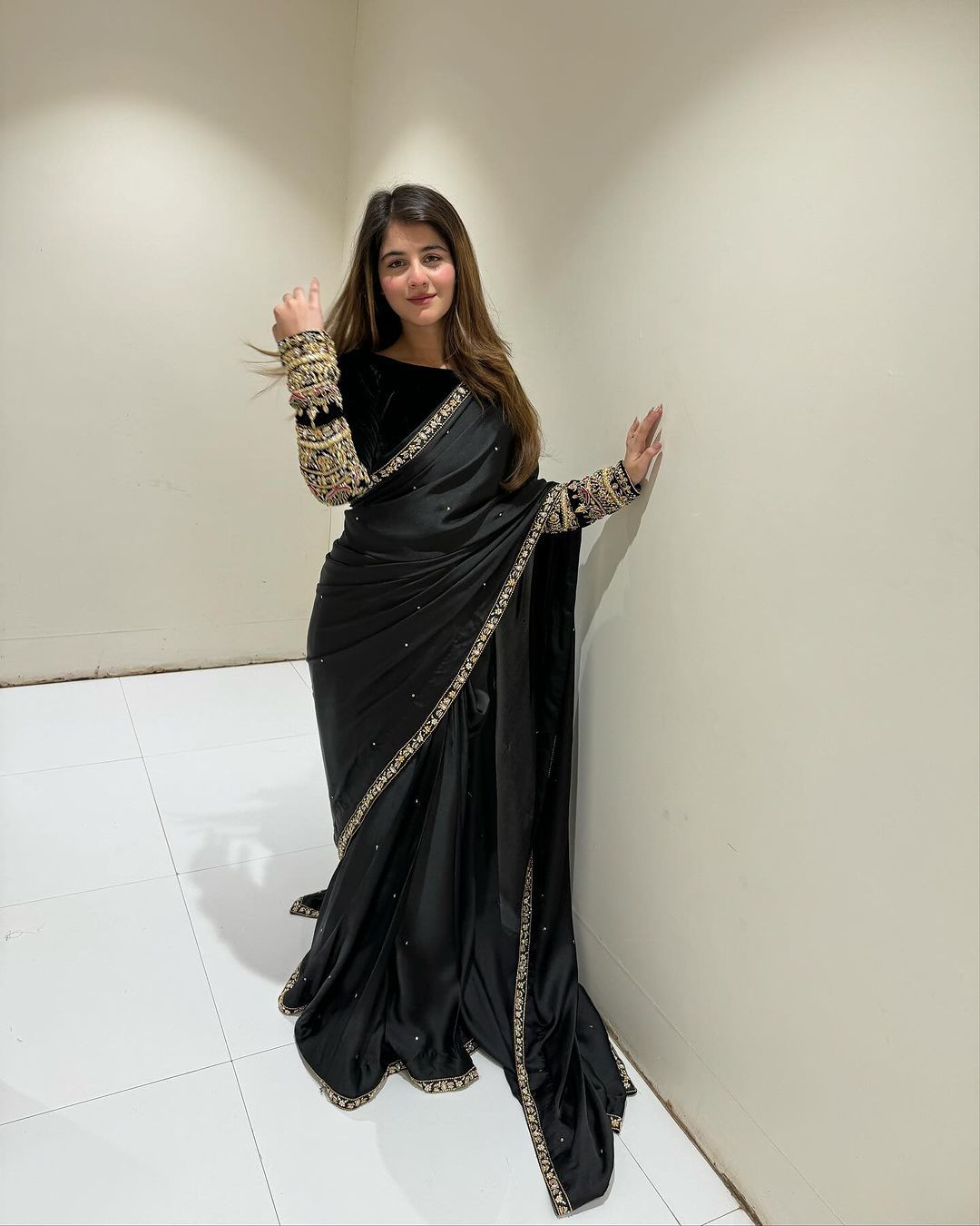 Black Pure 9000 Velvet Saree with Heavy Embroidery Lace Border & Full Sleeve Velvet Blouse | Premium Partywear & Wedding Saree