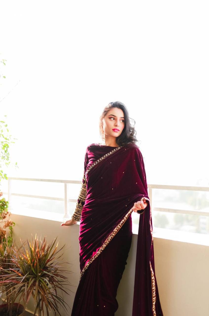 Black Pure 9000 Velvet Saree with Heavy Embroidery Lace Border & Full Sleeve Velvet Blouse | Premium Partywear & Wedding Saree