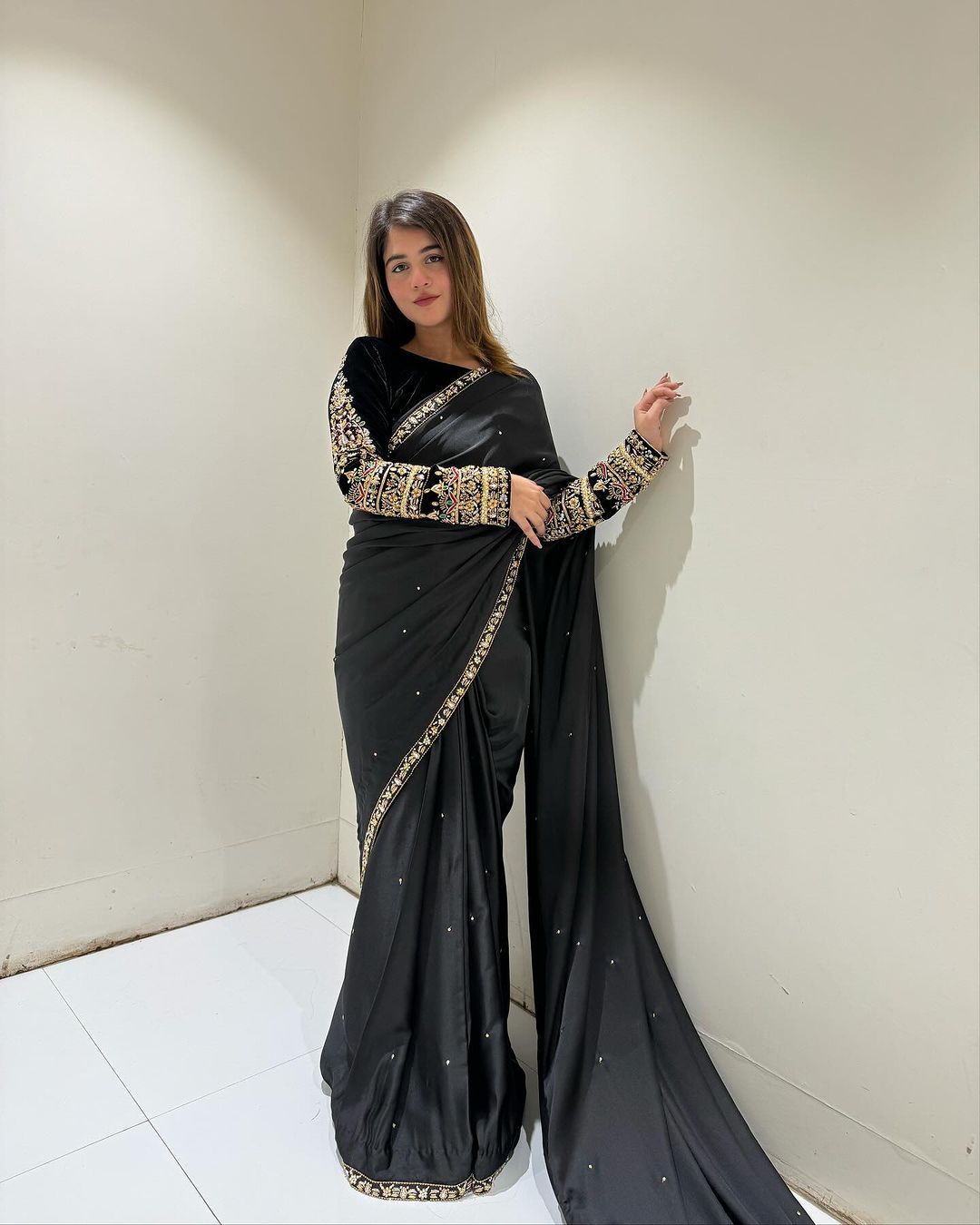 Black Pure 9000 Velvet Saree with Heavy Embroidery Lace Border & Full Sleeve Velvet Blouse | Premium Partywear & Wedding Saree